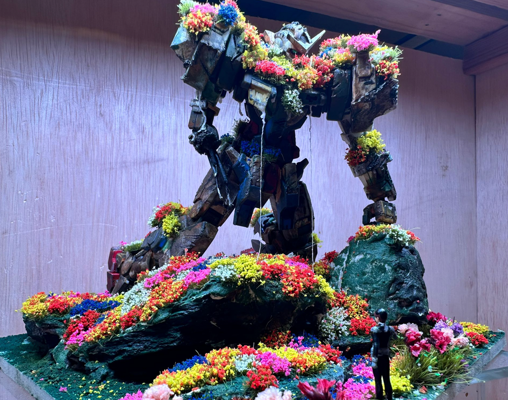 GUNPLA DIORAMA - Overgrown Gundam 00 (20x20x17cm)