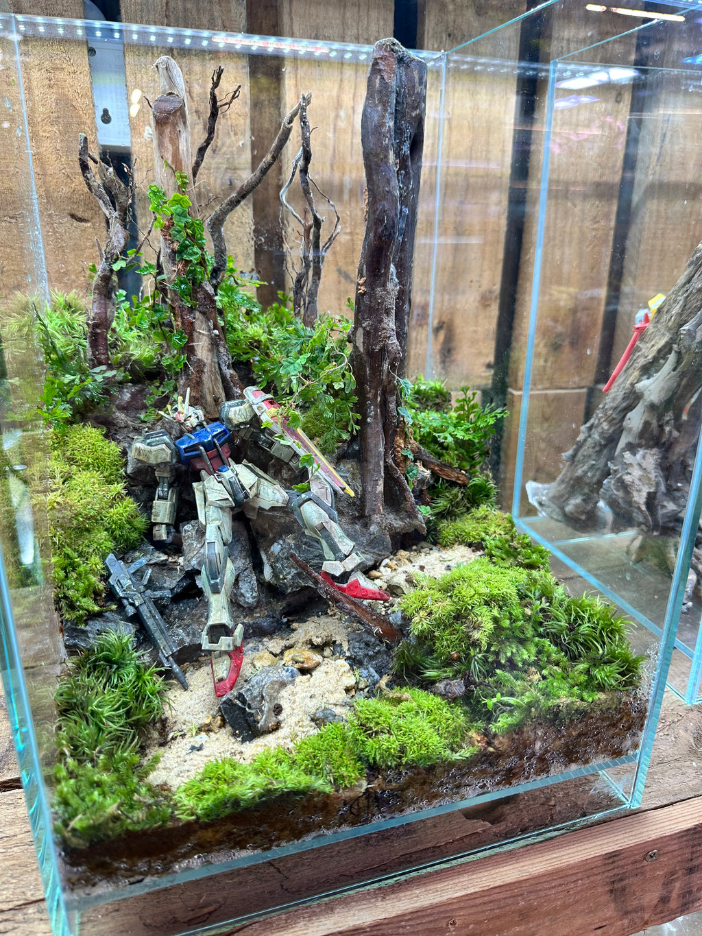GUNPLA TERRARIUM - Fallen Mobile Suit on Forest Floor (25x25x35cm)