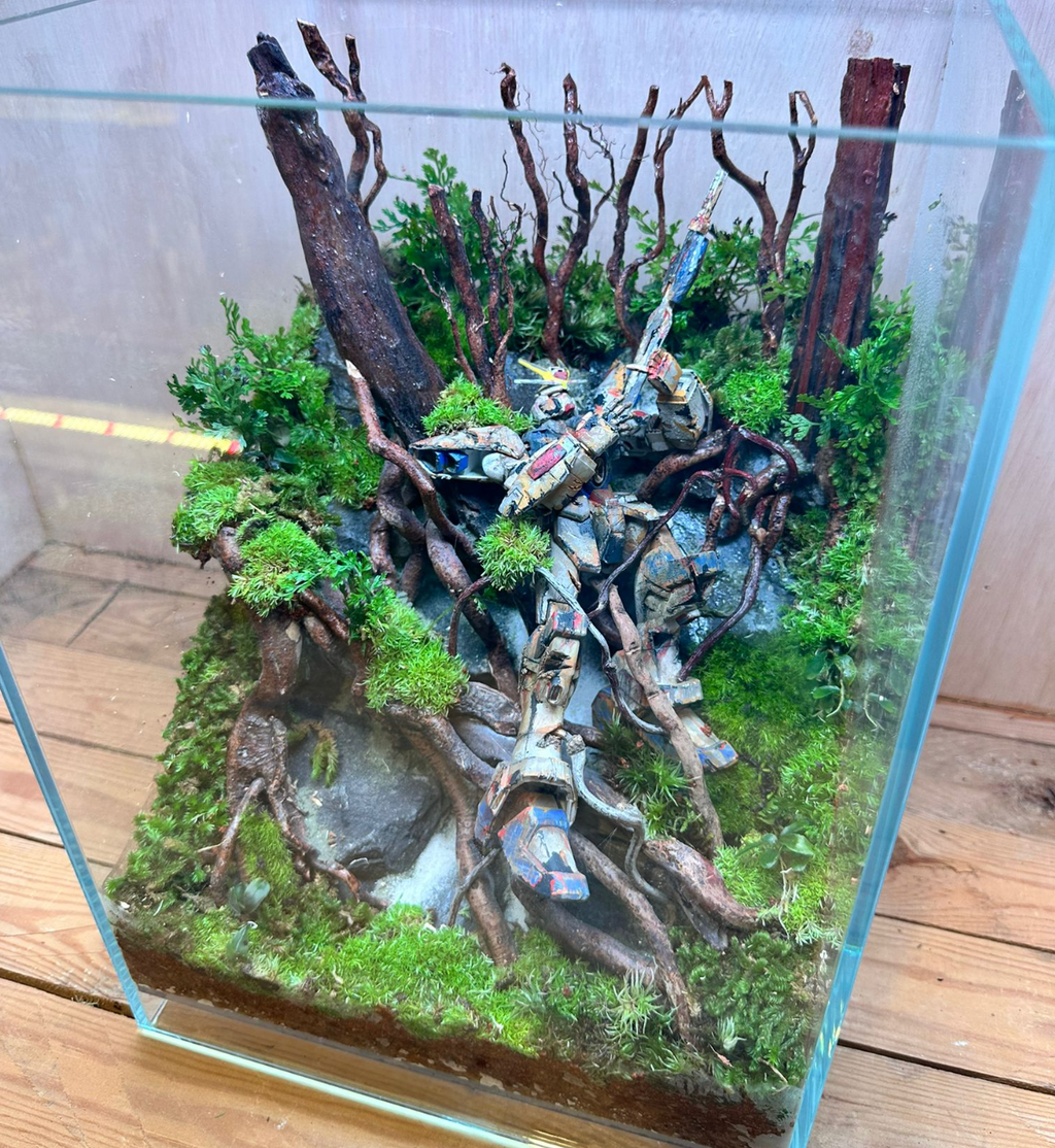 GUNPLA TERRARIUM - Fallen Gundam #2 (25x25x35cm)