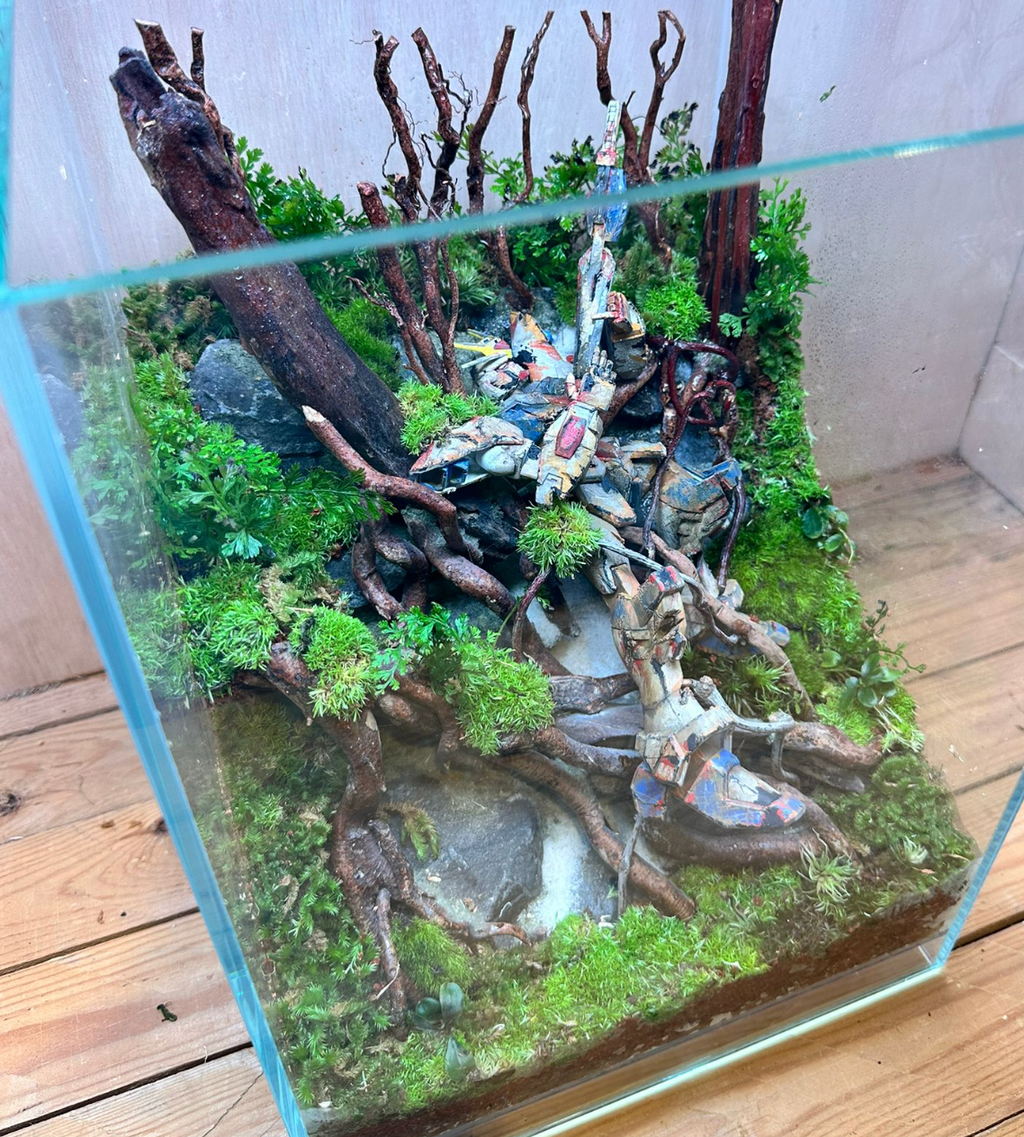 GUNPLA TERRARIUM - Fallen Gundam #2 (25x25x35cm)