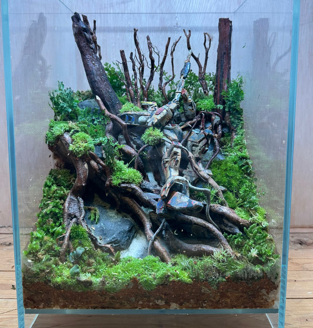GUNPLA TERRARIUM - Fallen Gundam #2 (25x25x35cm)