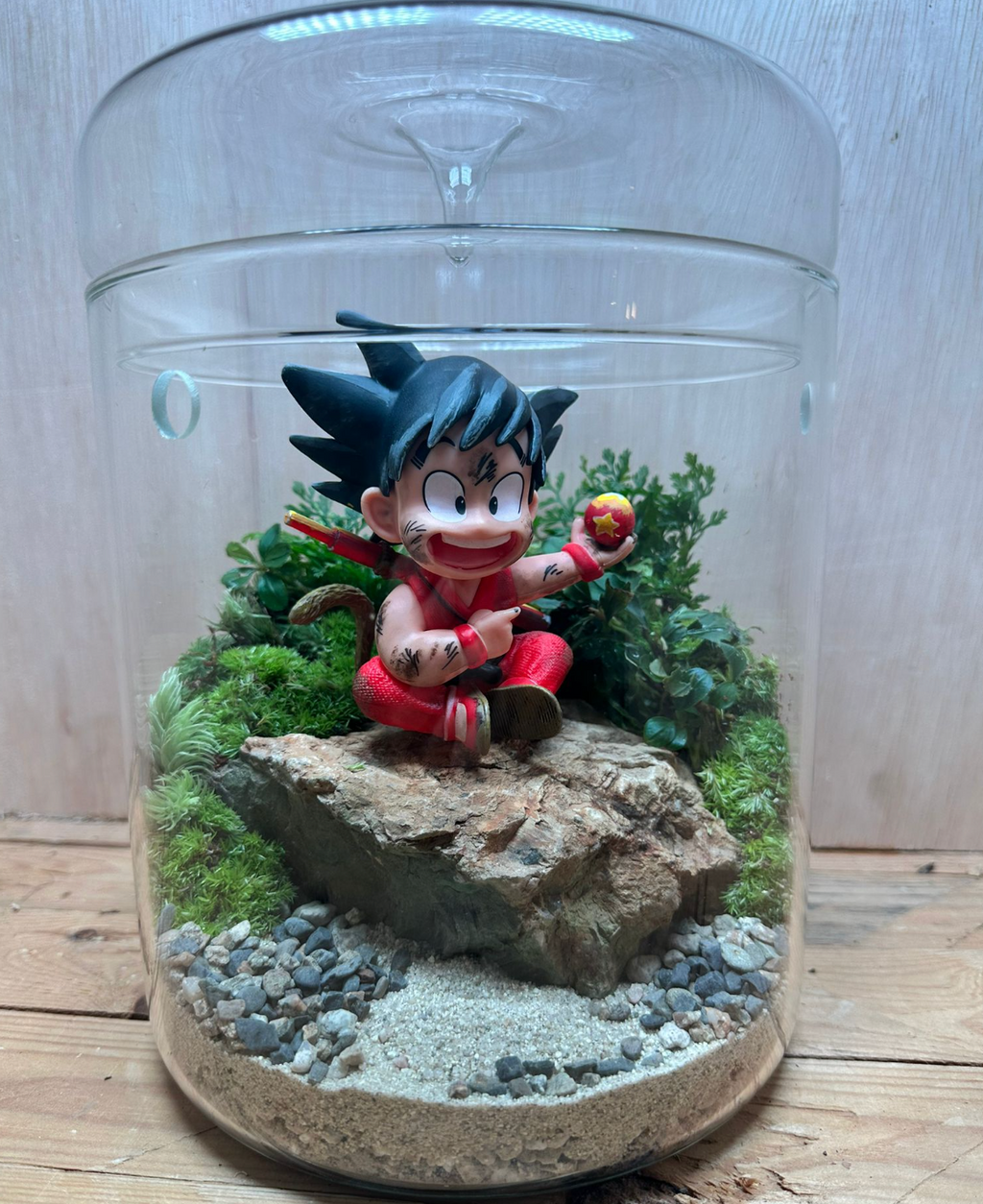 MANGA THEMED TERRARIUM - Kid Goku (15cm Dew Cup High / #A)