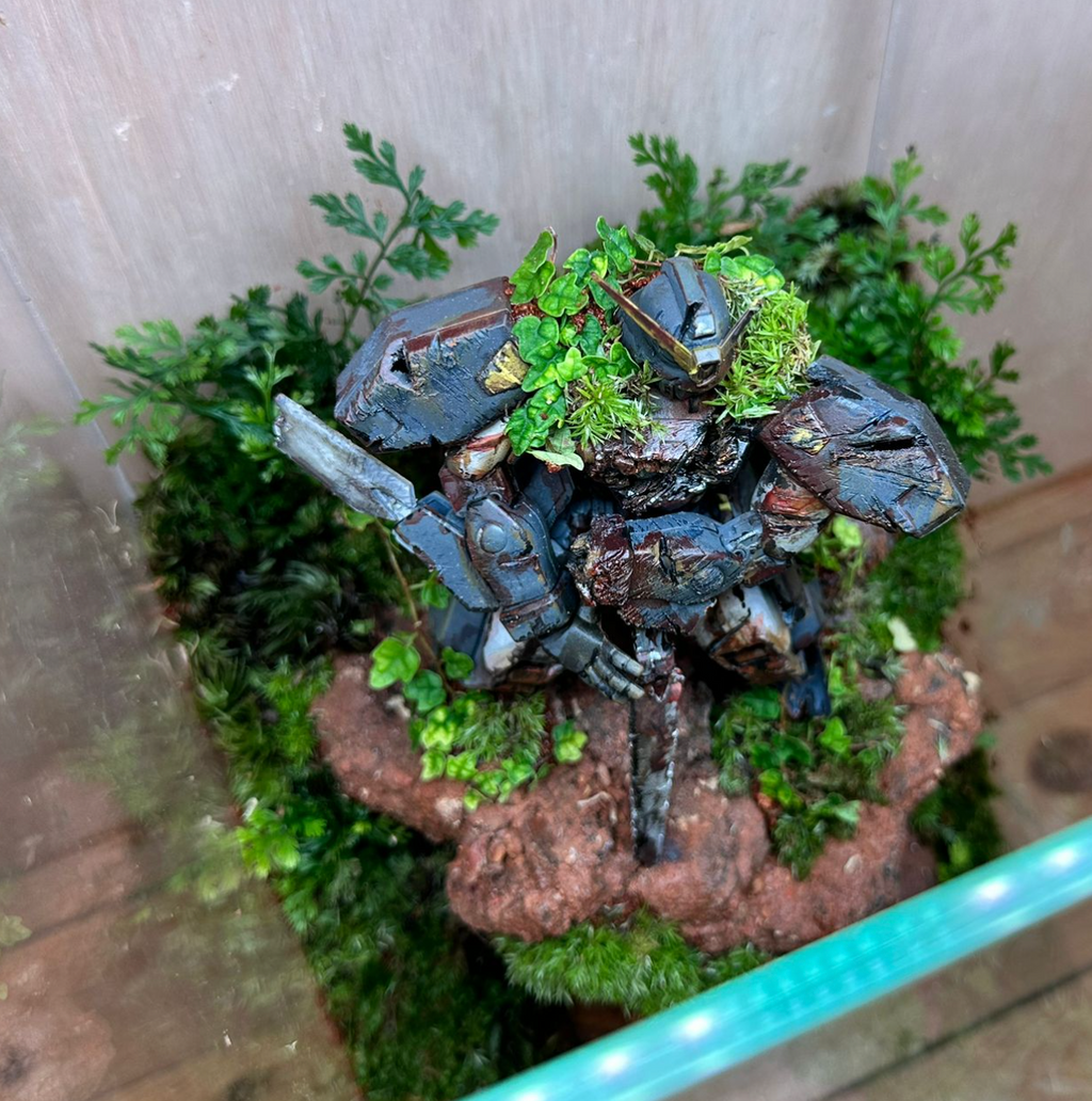 GUNPLA TERRARIUM - Fallen Gundam: Spiegel (20x20x35cm)