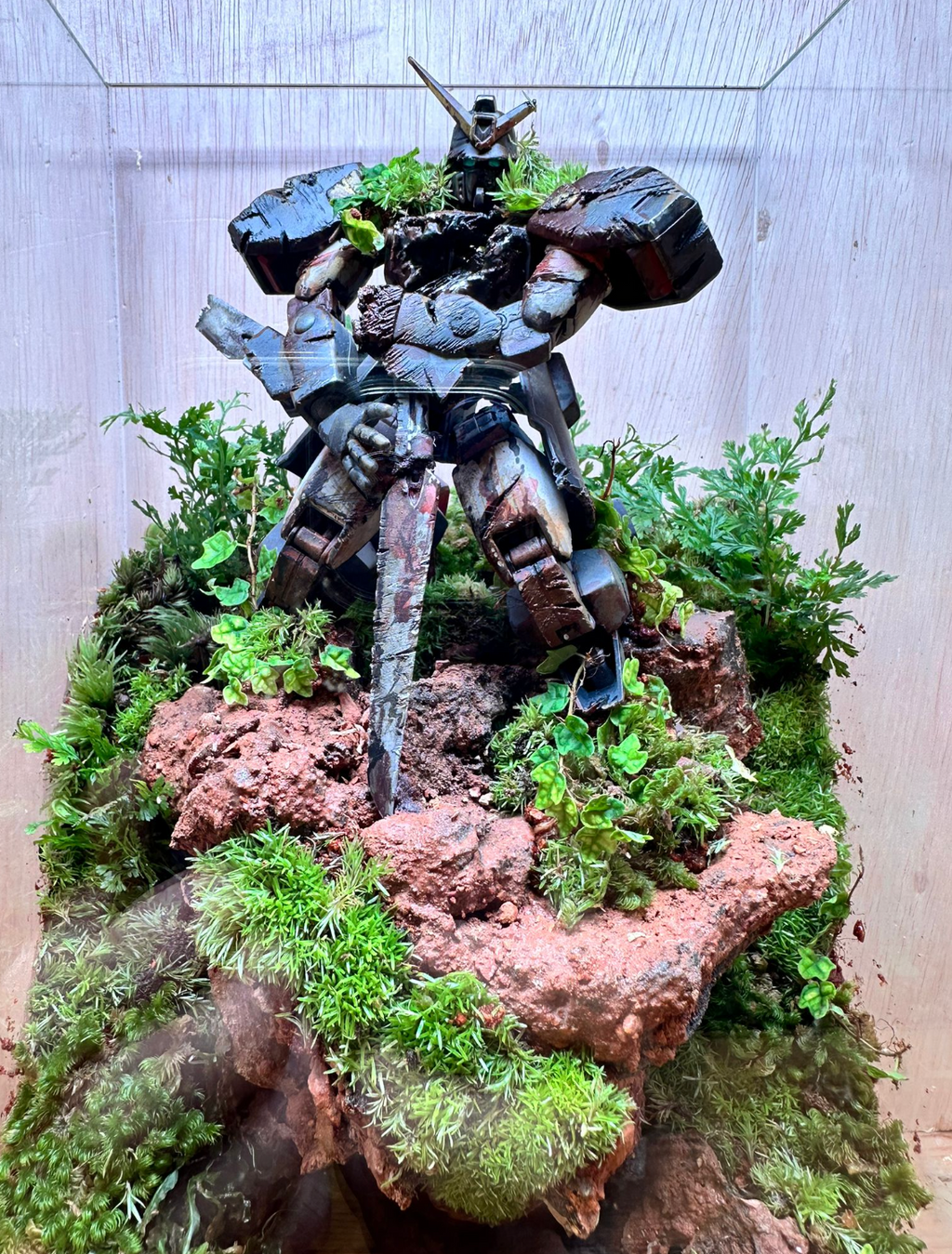 GUNPLA TERRARIUM - Fallen Gundam: Spiegel (20x20x35cm)