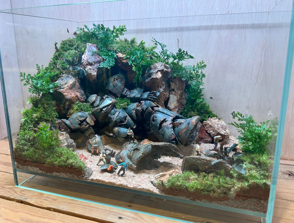 GUNPLA TERRARIUM - Fallen Gelgoog (Skybox 36x22x26cm)