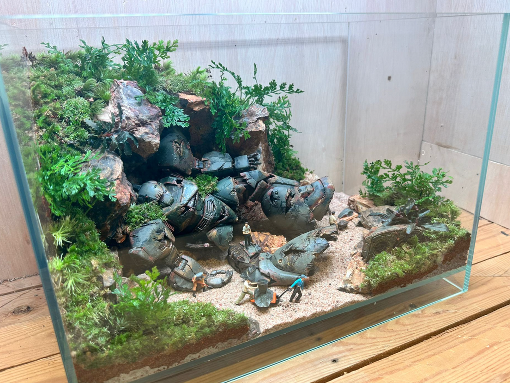 GUNPLA TERRARIUM - Fallen Gelgoog (Skybox 36x22x26cm)
