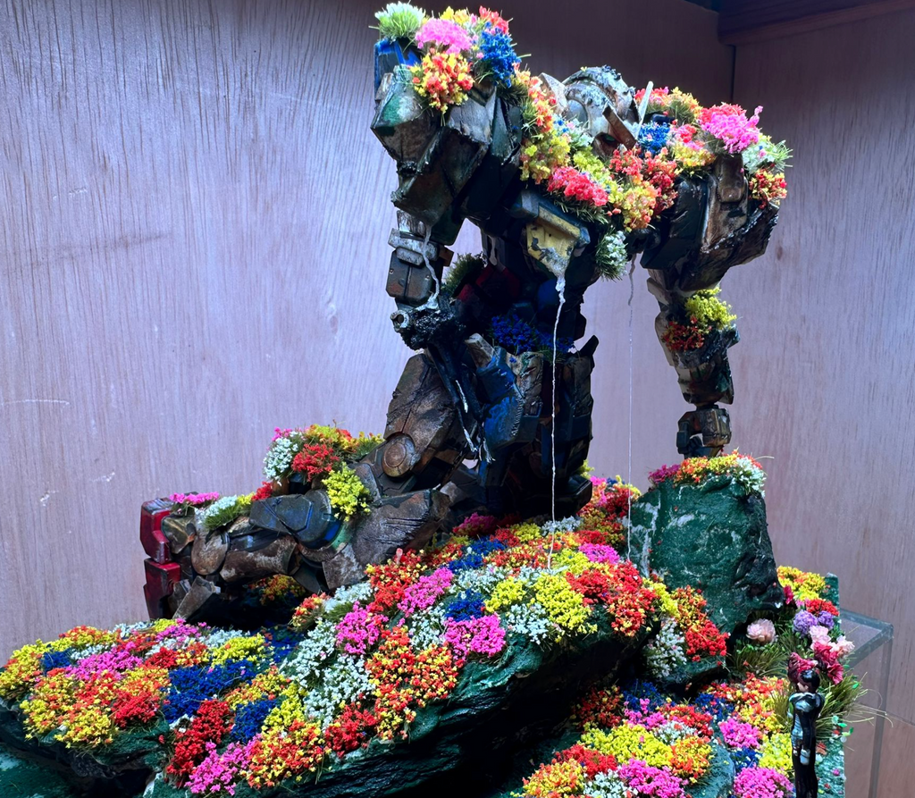 GUNPLA DIORAMA - Overgrown Gundam 00 (20x20x17cm)