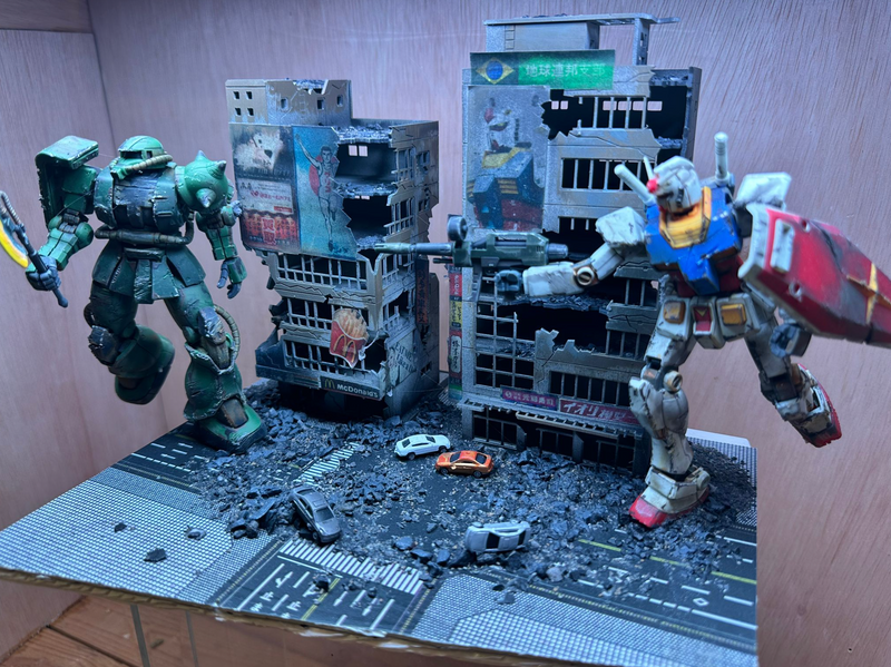 GUNPLA DIORAMA - Surprise Attack (30x20x18cm)
