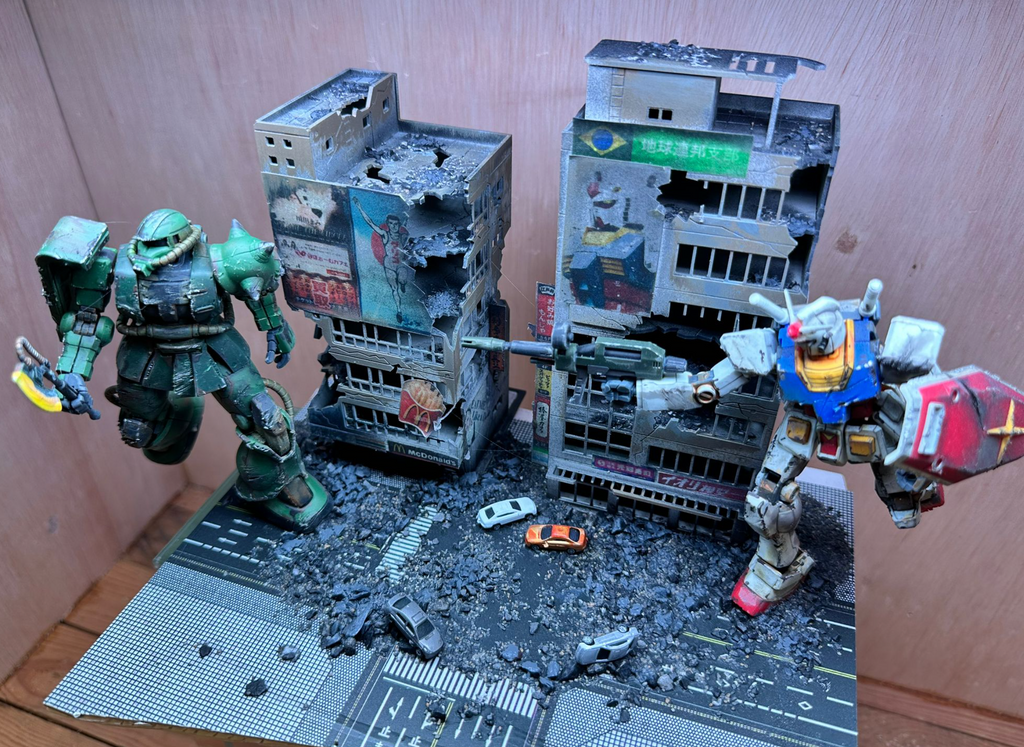GUNPLA DIORAMA - Surprise Attack (30x20x18cm)