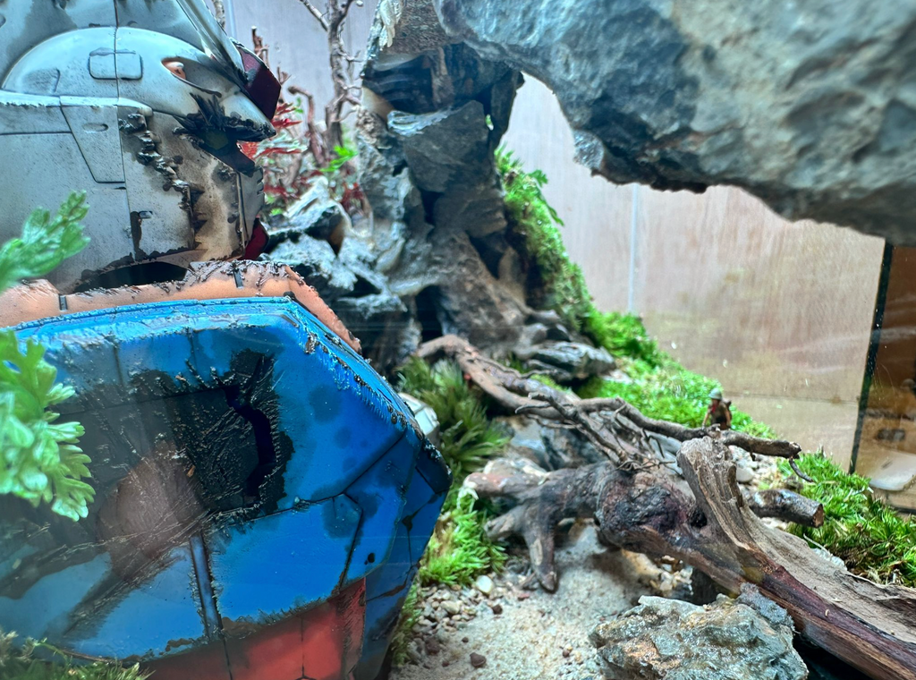 GUNPLA TERRARIUM - Fallen RX-78 (Skybox 36x22x26cm)