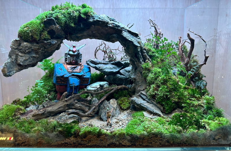GUNPLA TERRARIUM - Fallen RX-78 (Skybox 36x22x26cm)