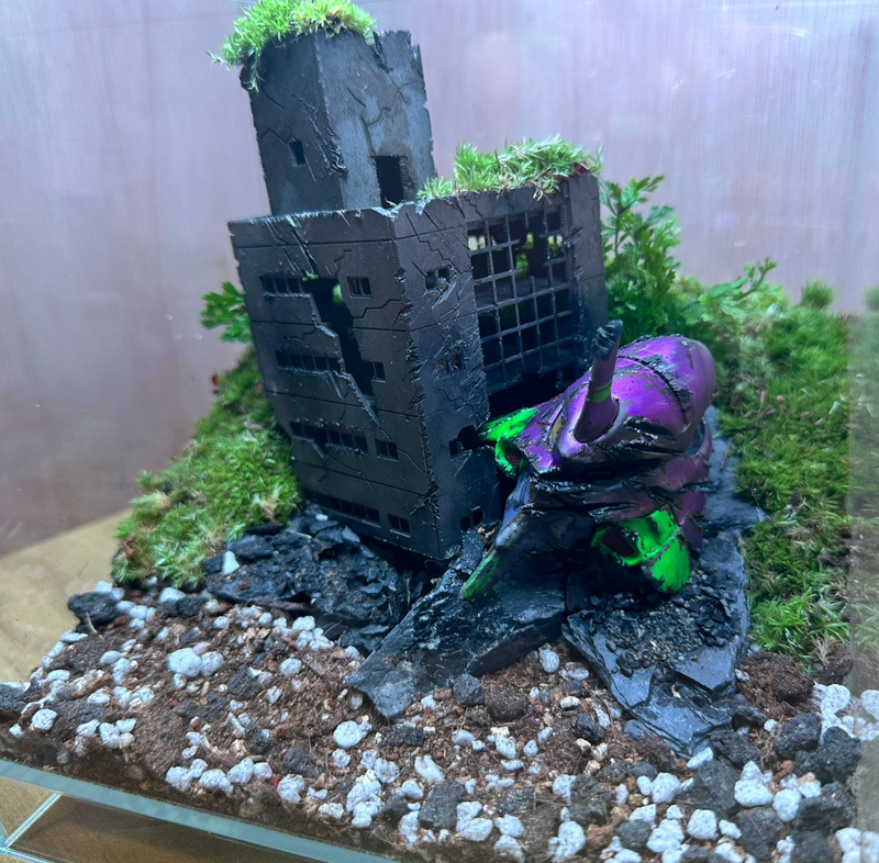 GUNPLA CRITTER TERRARIUM - Fallen Evangelion Head Unit (20x20x20cm)