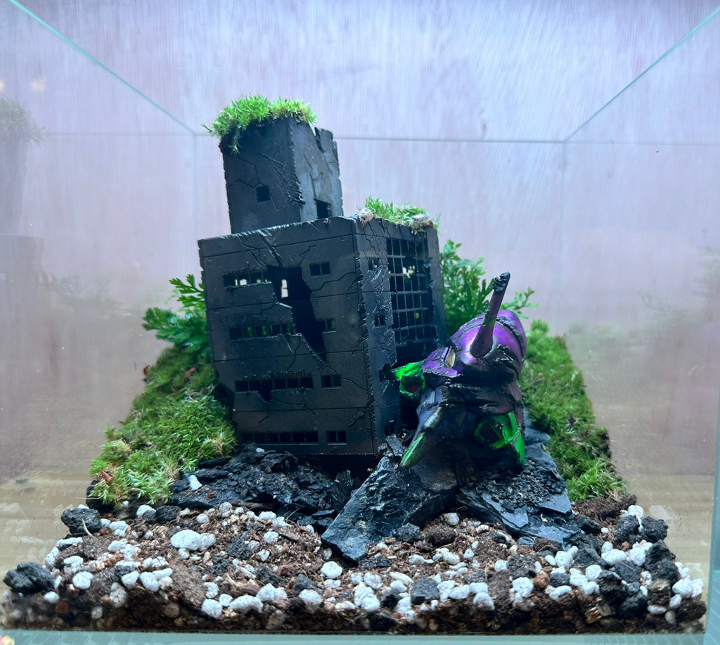 GUNPLA CRITTER TERRARIUM - Fallen Evangelion Head Unit (20x20x20cm)