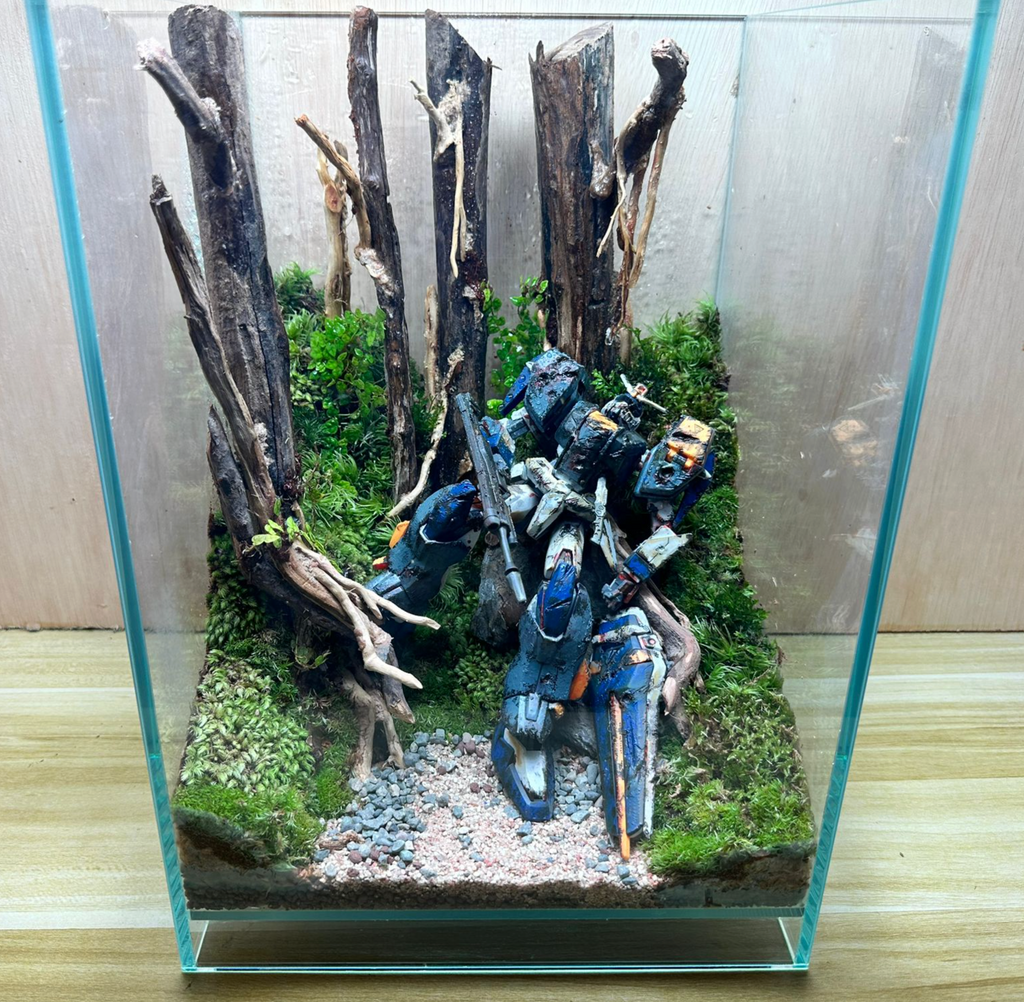 GUNPLA TERRARIUM - Fallen Duel Gundam (25x25x35cm)