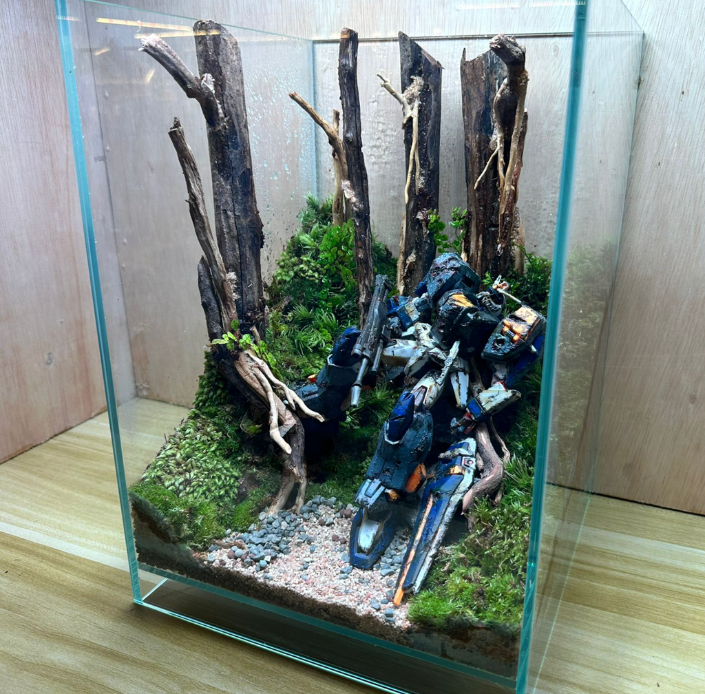 GUNPLA TERRARIUM - Fallen Duel Gundam (25x25x35cm)