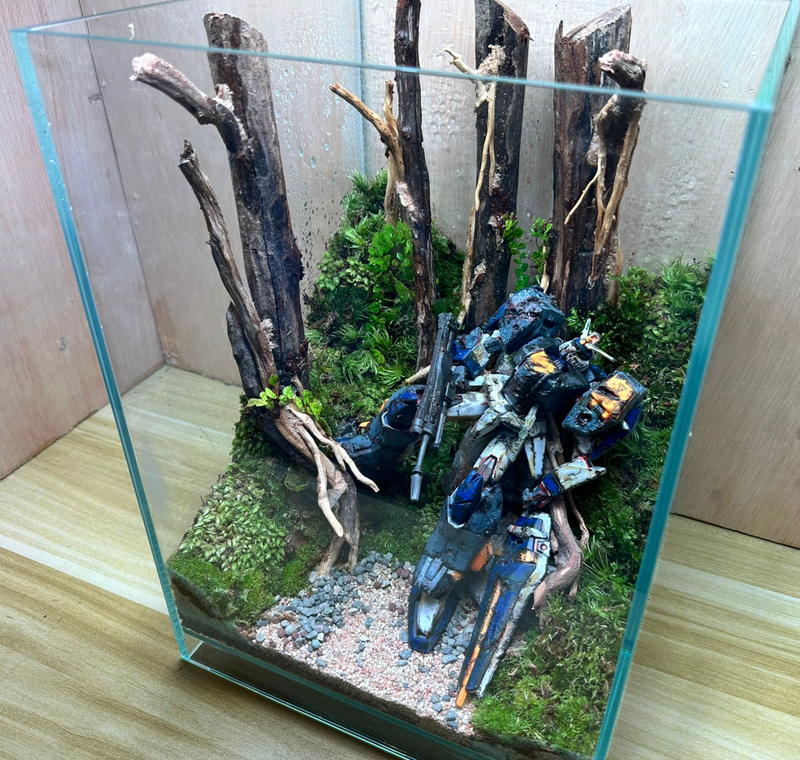 GUNPLA TERRARIUM - Fallen Duel Gundam (25x25x35cm)