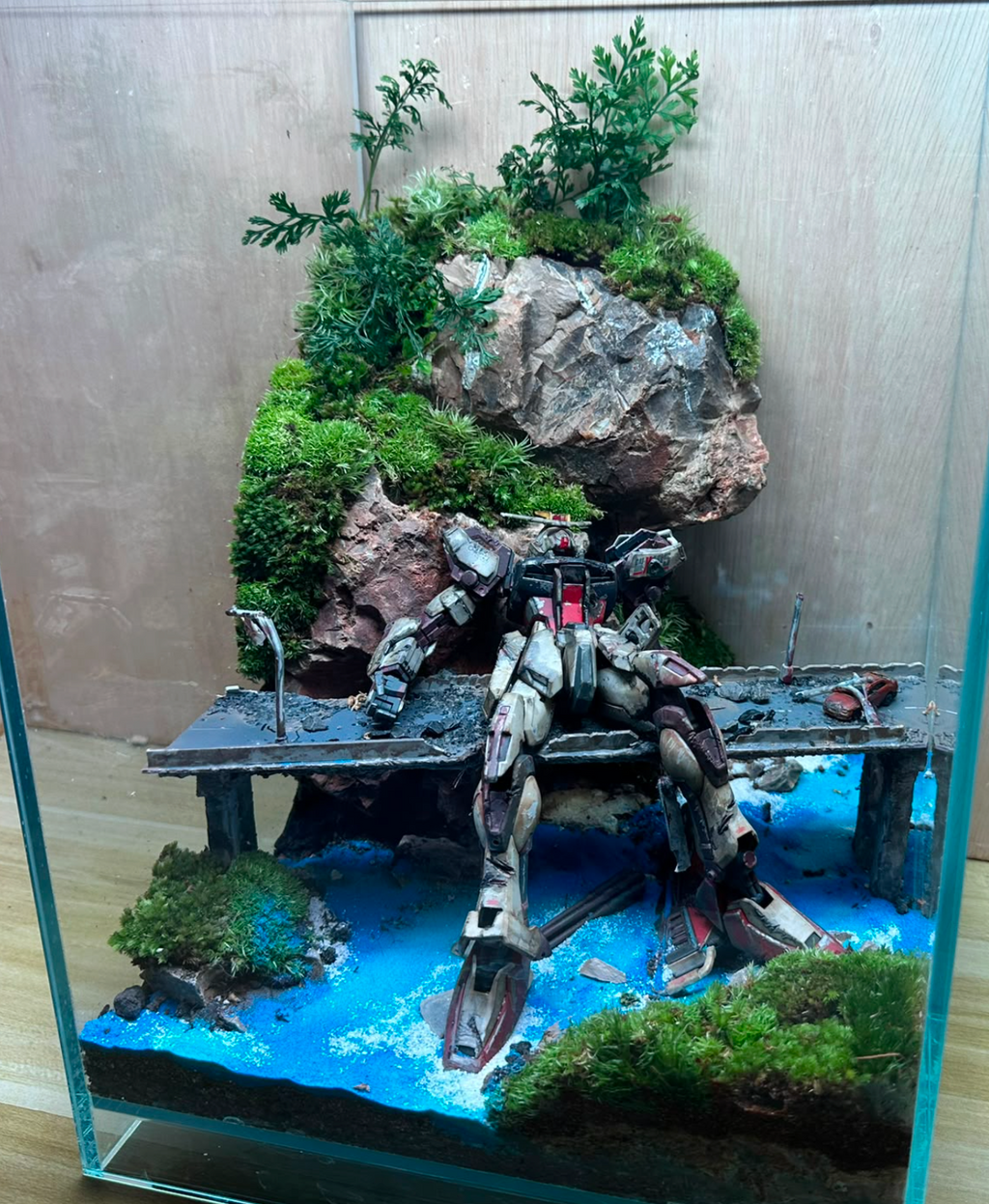 GUNPLA TERRARIUM - Fallen Strike Gundam (25x25x35cm)