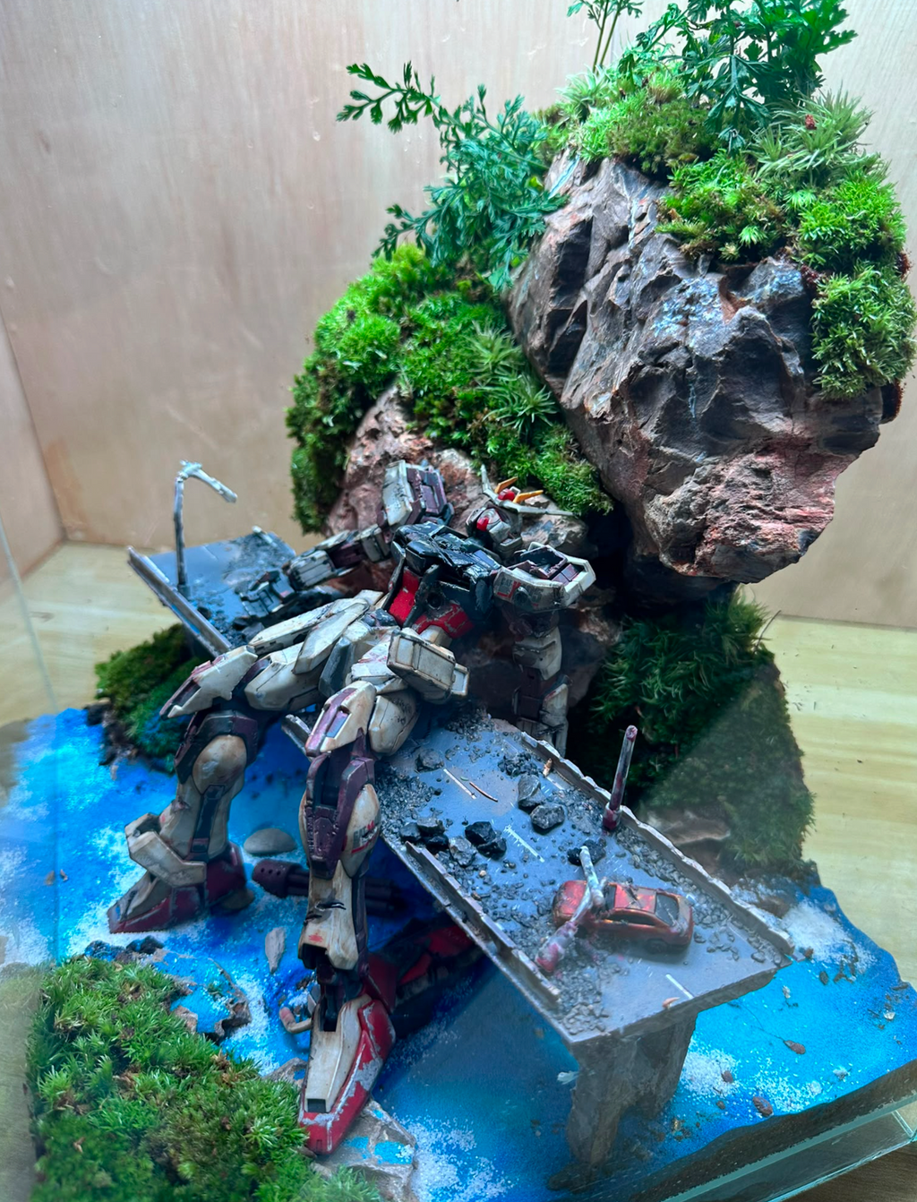 GUNPLA TERRARIUM - Fallen Strike Gundam (25x25x35cm)