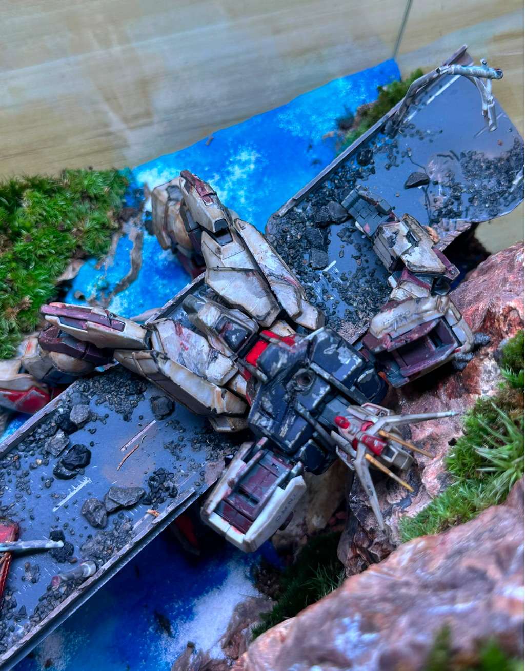 GUNPLA TERRARIUM - Fallen Strike Gundam (25x25x35cm)