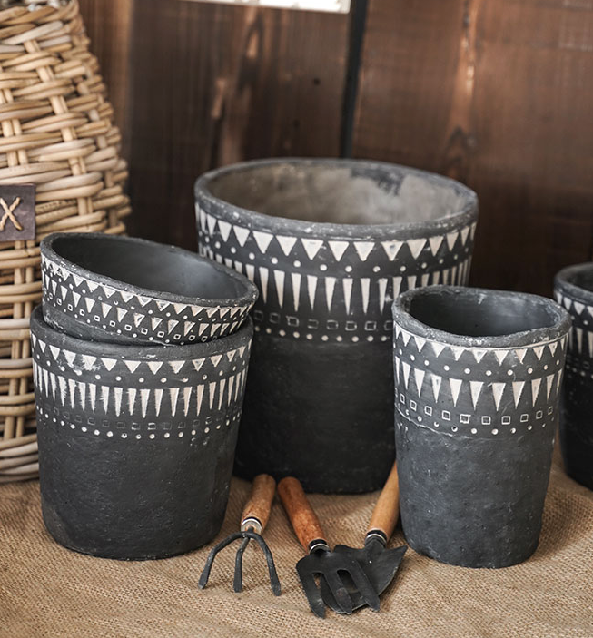 TERRA POTS CEMENT - AFRICAN ELEMENTS Cylindrical Pot (BLACK)