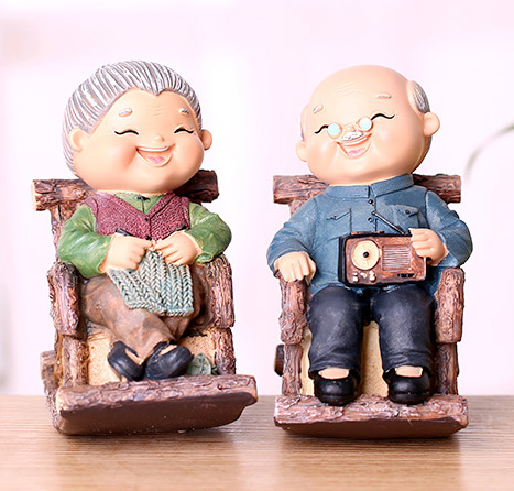 TERRA Old Couple (Rocking Chair / Coin Bank)